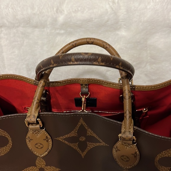 Louis Vuitton ( On The Go ) Tote - Picture 11 of 12